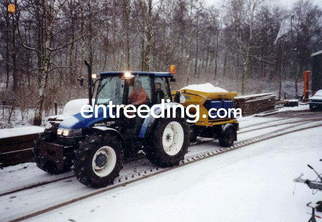 New holland + nido zoutstrooier