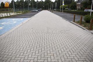 Aquapave: waterdoorlatend... Omgeving Genk