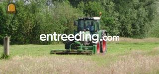Trekker met klepelmaaier Omgeving Harderwijk