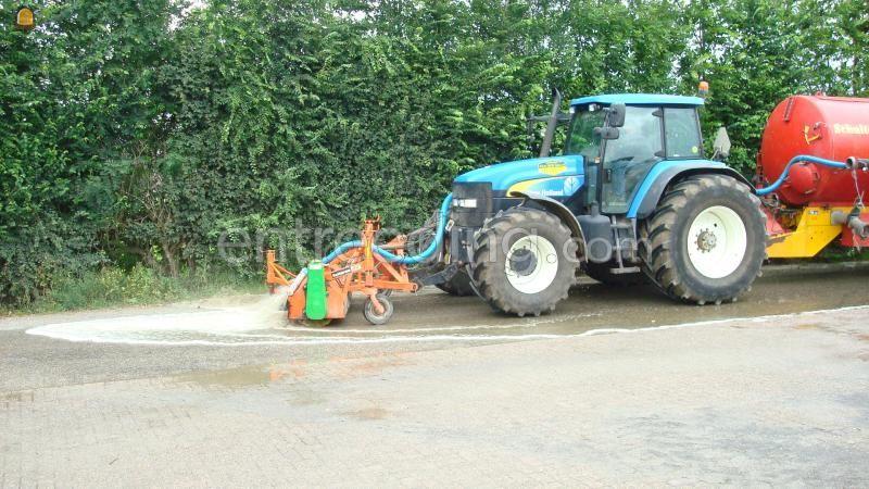 Holarus veegmachine met water