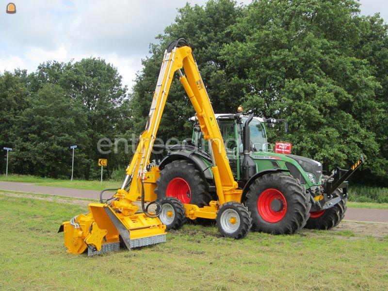 Fendt 716 vario met Herder