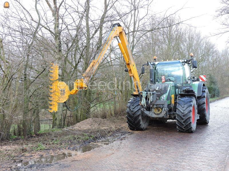 Fendt 716 vario met Herder