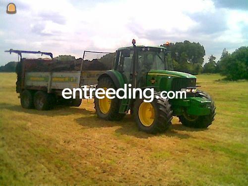 JD 6530 met strautmann BE9 strooier