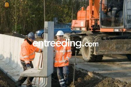 Graafmachine op banden