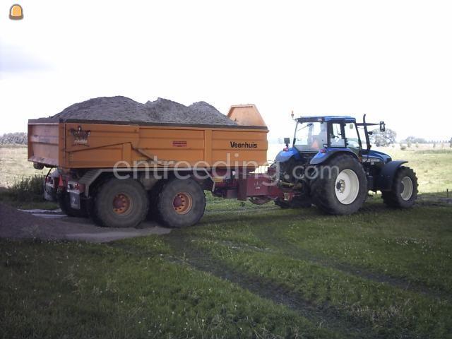 New Holland TM 165 + Veenhuis carrier