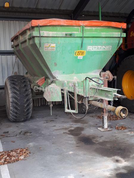 Tractor + granulaatstrooier