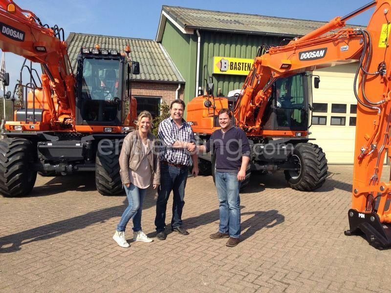 Doosan DX160W-3