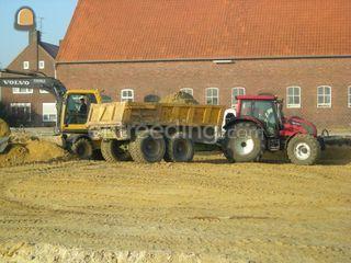 valtra + joskin. Omgeving Steenbergen