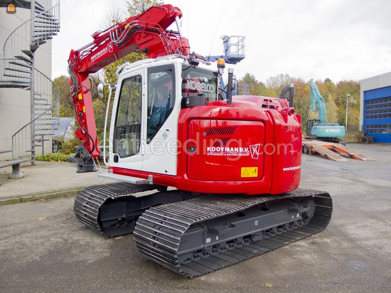 Kobelco SK140SR (15 tons)