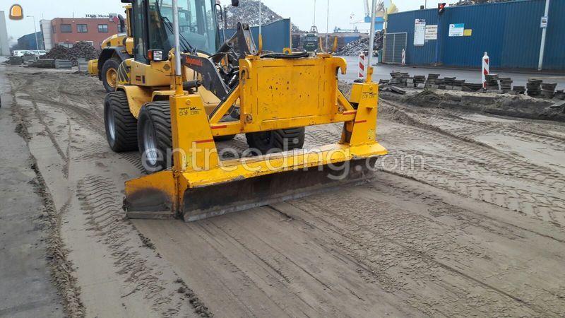 Blademaster met L30 of L70 evt. in combinatie met 3D GPS