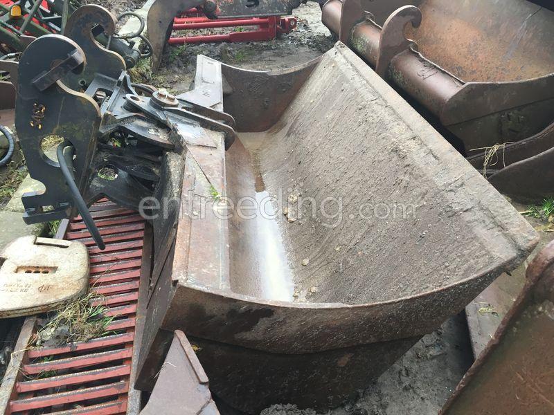 Diverse bakken en toebehoren