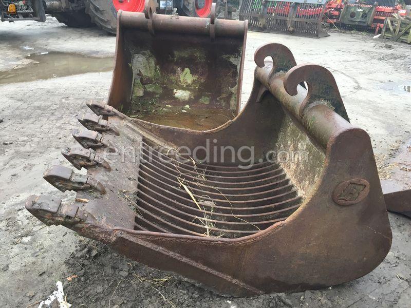 Diverse bakken en toebehoren