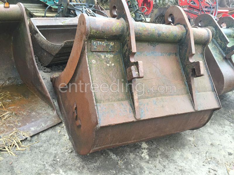 Diverse bakken en toebehoren