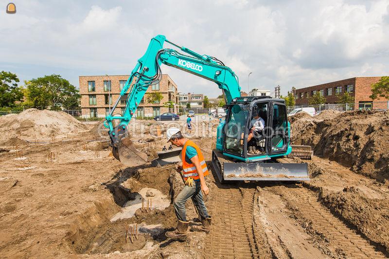 Kobelco SK75SR