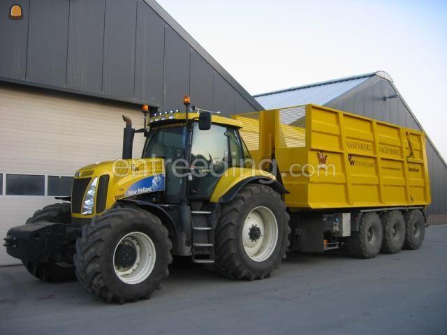 New Holland T 7070 met silage kipper