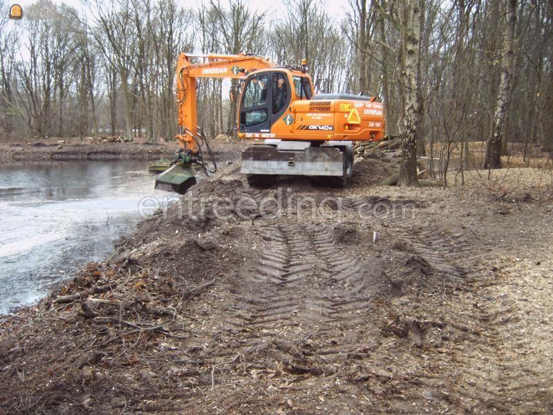 Doosan DX 140