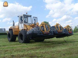 Liebherr LH531 + balenkle... Omgeving Oosterwolde