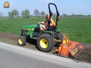 JD 4115 + hakfrees Omgeving Oosterwolde