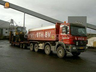 Mercedes Kippervrachtauto... Omgeving Roermond