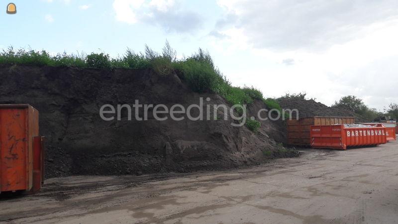 Gezeefde zwarte grond AW