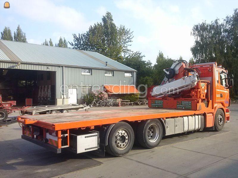 Scania bakwagen + 26 ton meter kraan