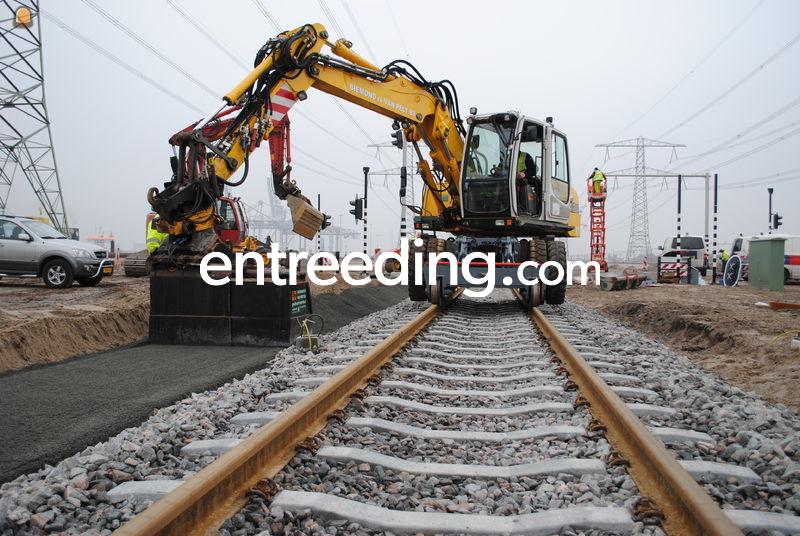 Graafmachine/Spoormachine met Padschuif