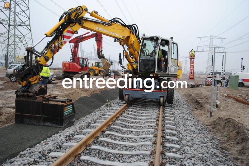 Graafmachine/Spoormachine met Padschuif