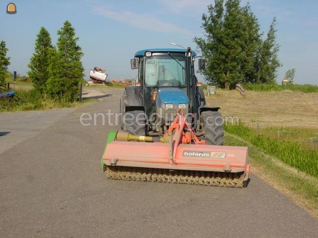 Trekker  met rolbezem