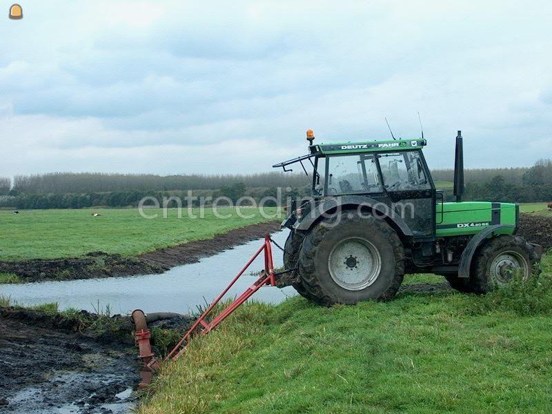 Trekker met lely pomp