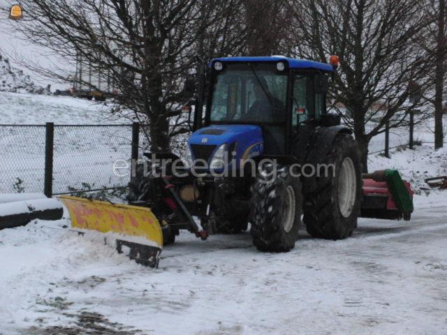 New holland+ sneeuwschuif
