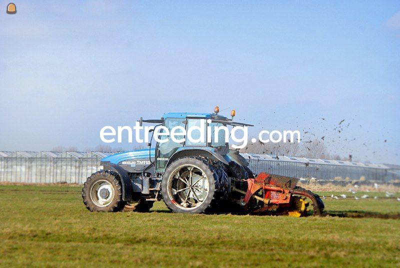 New holland + greppelvrees