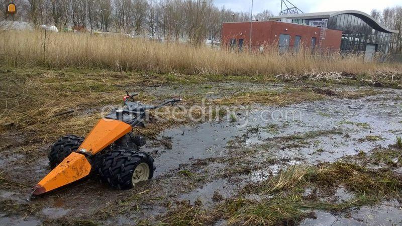 Bucher met messenbalk