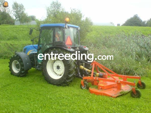 Trekker met gazonmaaier