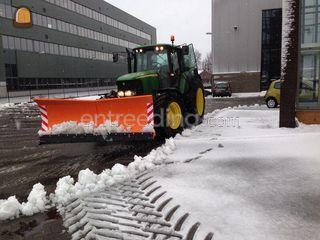 John Deere + Sneeuwschuif Omgeving Deurne