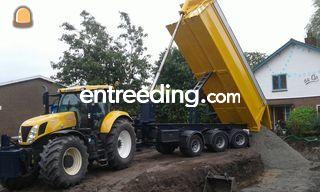 Tractor + drie-assige kip... Omgeving Weesp