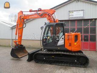Hitachi ZX135US-5 Omgeving Enkhuizen