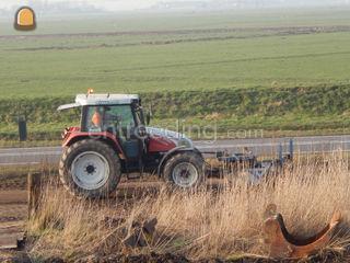 Trekker met bezem Omgeving Ommen/Dalfsen