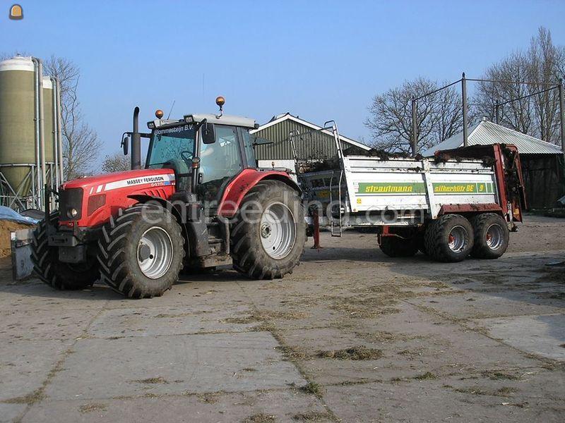 MF + Strautman meststrooier