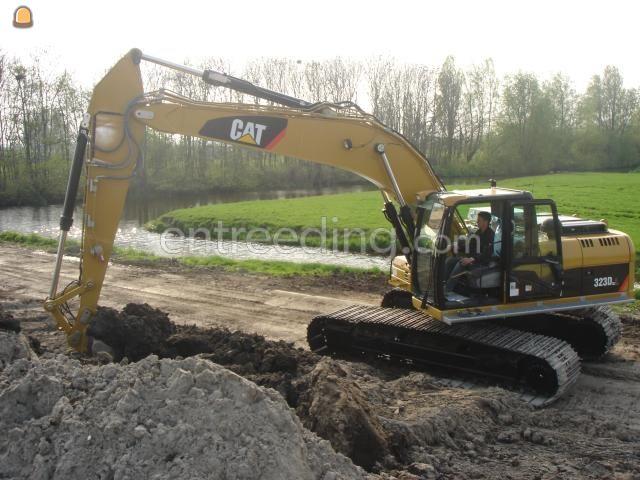 Cat 323D +GPS 3D