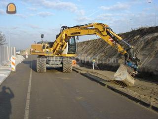 Liebherr 900C Omgeving Alphen a/d Rijn