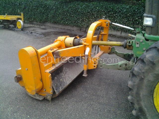 Tractor + front klepelmaaier