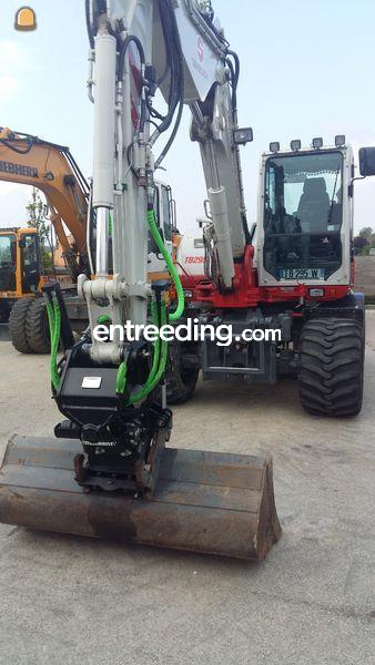 Takeuchi TB295W & DKS en overdruk
