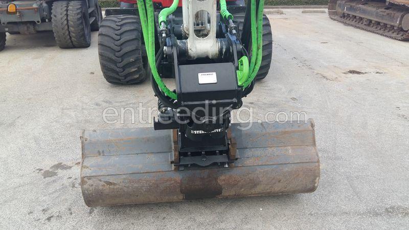 Takeuchi TB295W & DKS en overdruk