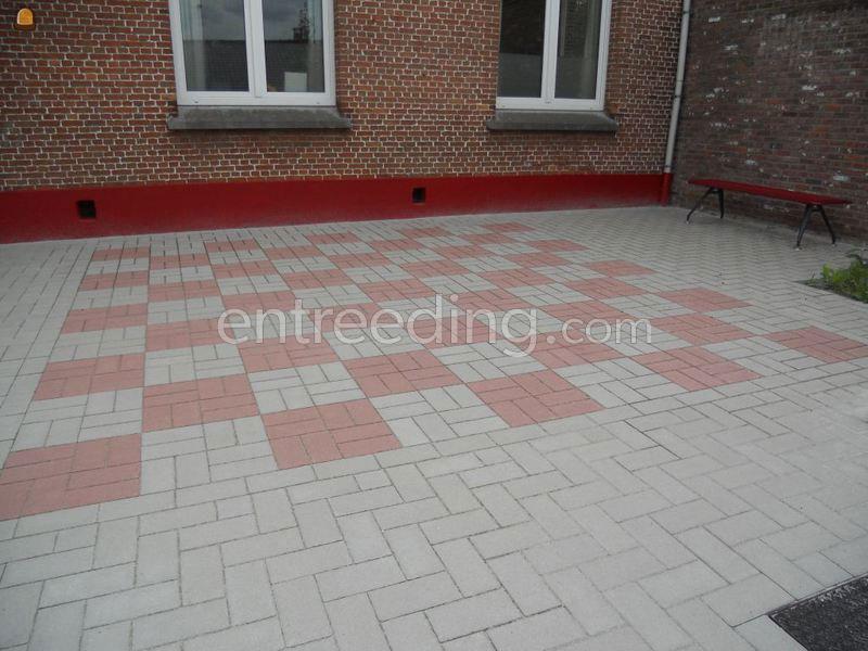 Straatmeubilair, wegsignalisatie, tuindecoratie