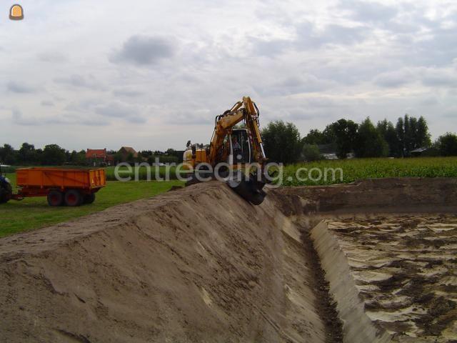 Uitgraven van mestopslag