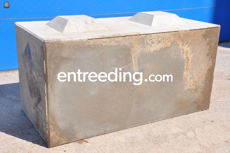 Betonblok 1.60x80x80 - 2 nokken