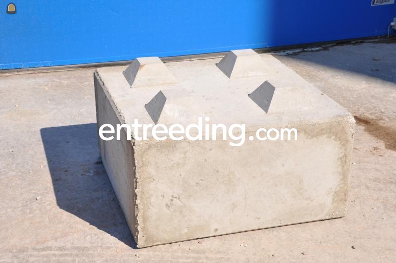 Betonblok 80x80x40 - 4 nokken