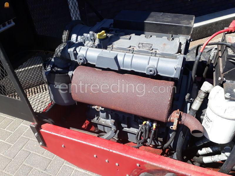 Talud maaier Power trac PT 1850