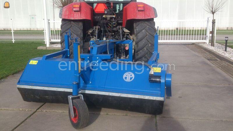 Tractor + Veegmachine AP 250