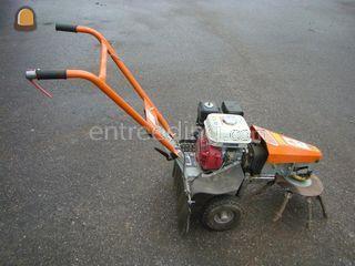 met onkruidborstel Omgeving Alphen a/d Rijn